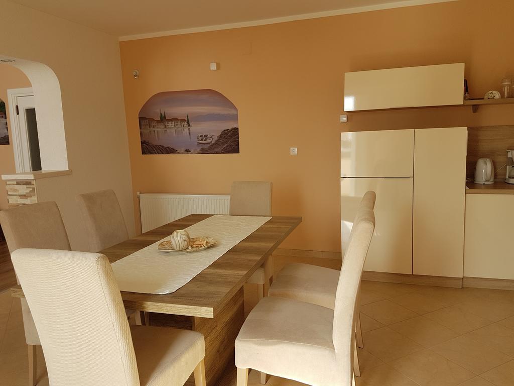 Apartments Suzana โนวีวีโนดอลสกี ภายนอก รูปภาพ