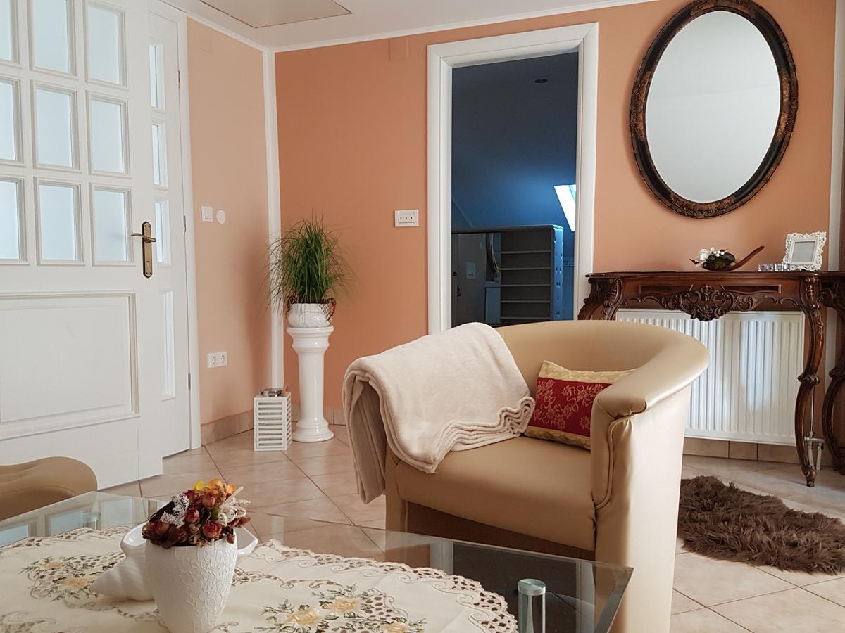 Apartments Suzana โนวีวีโนดอลสกี ภายนอก รูปภาพ